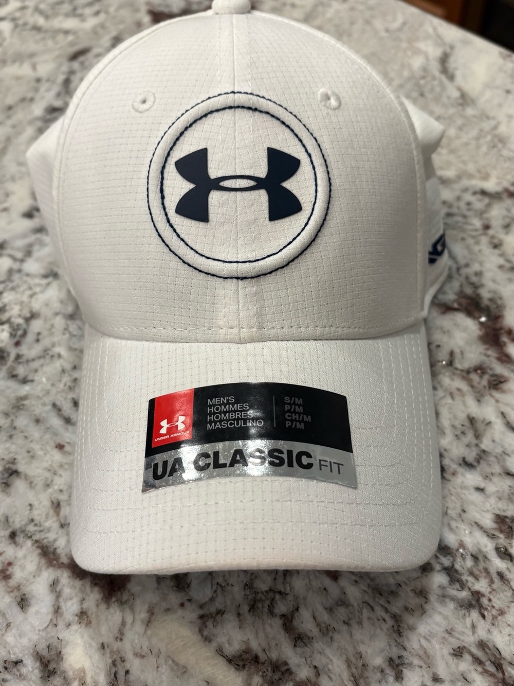 Men’s Under Armour VENT classic fit fitted hat, size small/medium NWT